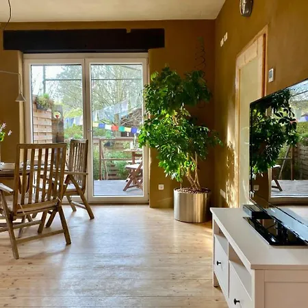 Gesund Wohnen Im Kuenstlerhaus Tiny Wohnen Im Kuenstlerhaus Appartement